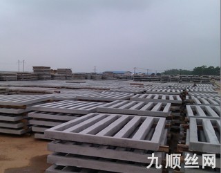 鋼筋混泥土防護柵欄6.jpg 鋼筋混泥土防護柵欄6.jpg