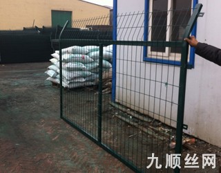 鐵路防護柵欄 (1).jpg