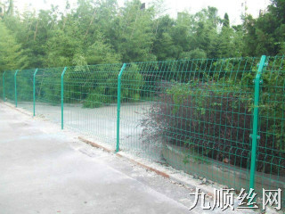 公路護(hù)欄網(wǎng)4.jpg 公路護(hù)欄網(wǎng)4.jpg