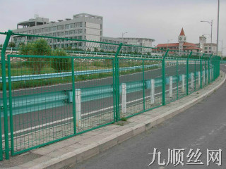 公路護(hù)欄網(wǎng)1.jpg 公路護(hù)欄網(wǎng)1.jpg